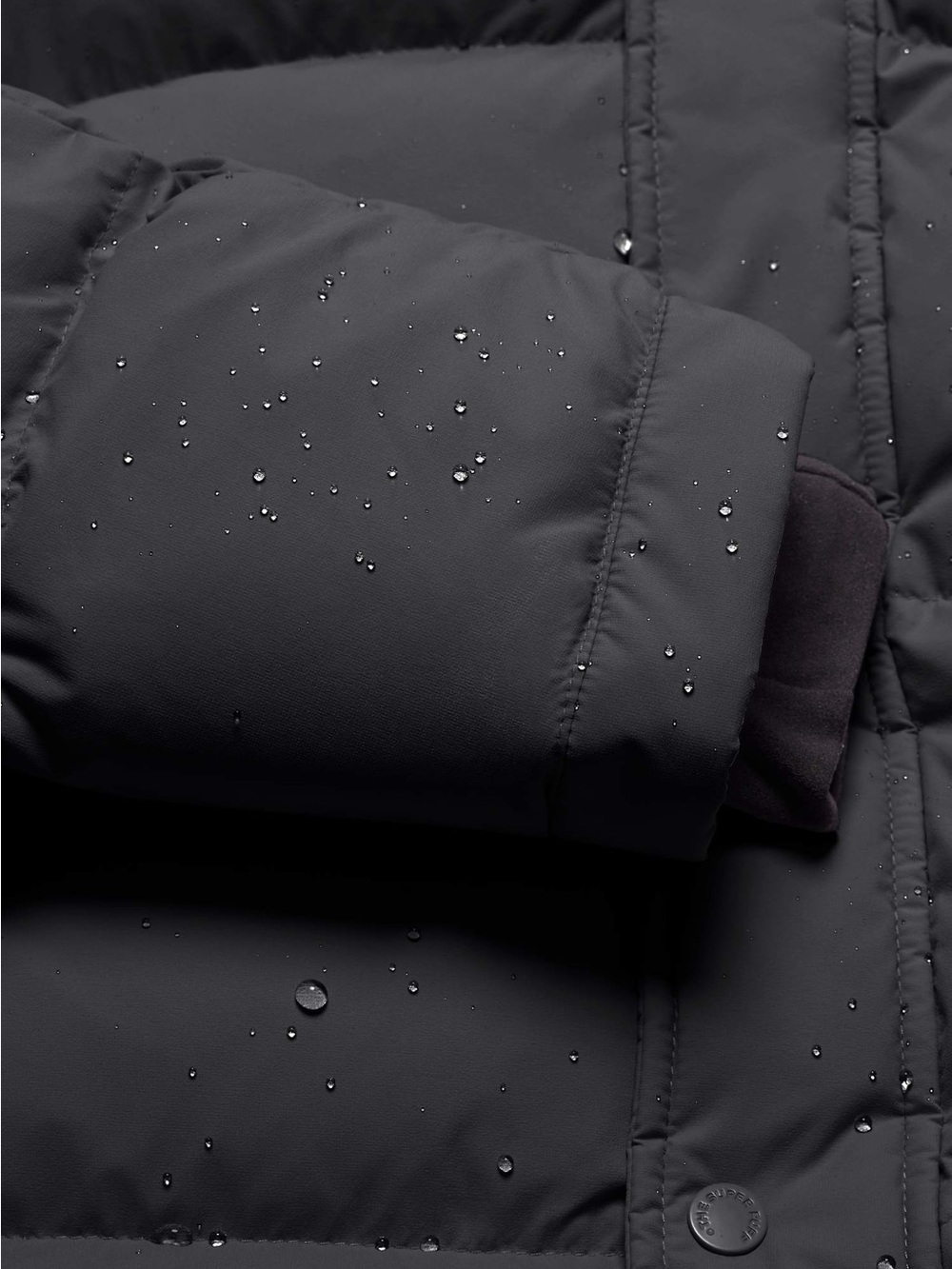 Aritzia Black Short Quilted Puffer Jacket with Hood - Picture 13 of 16